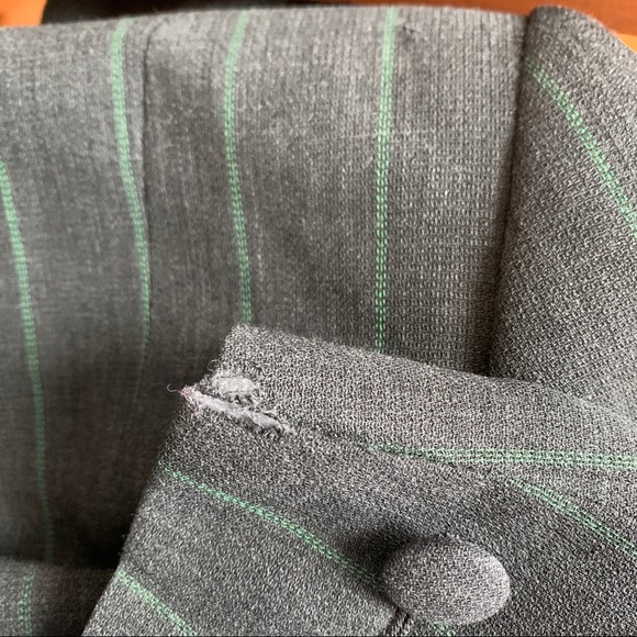 Rena Lange Grey Pin Striped Blazer 8 Read - Picture 8 of 8